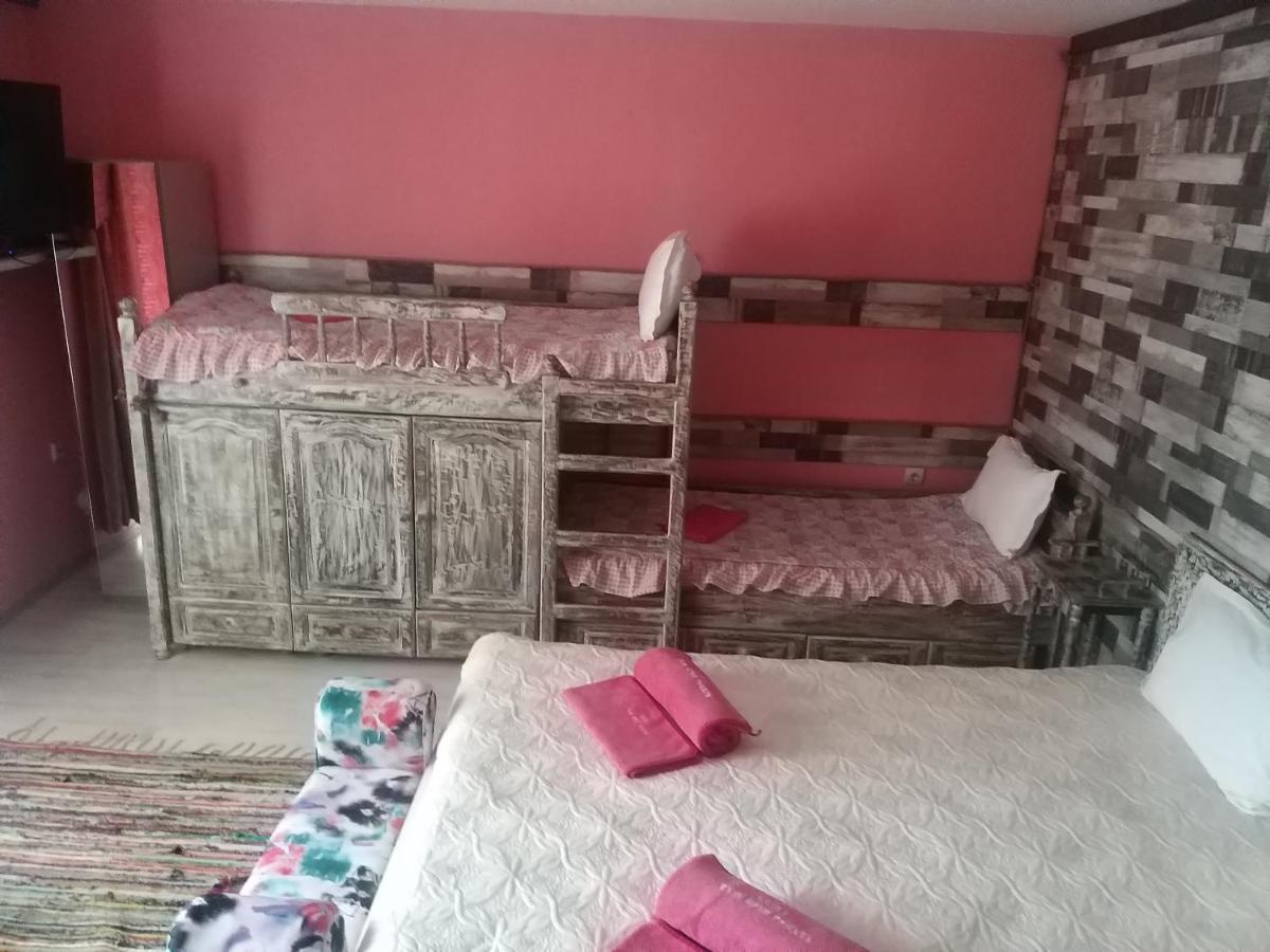 Къща За Гости "Там Край Реката " Slivek المظهر الخارجي الصورة